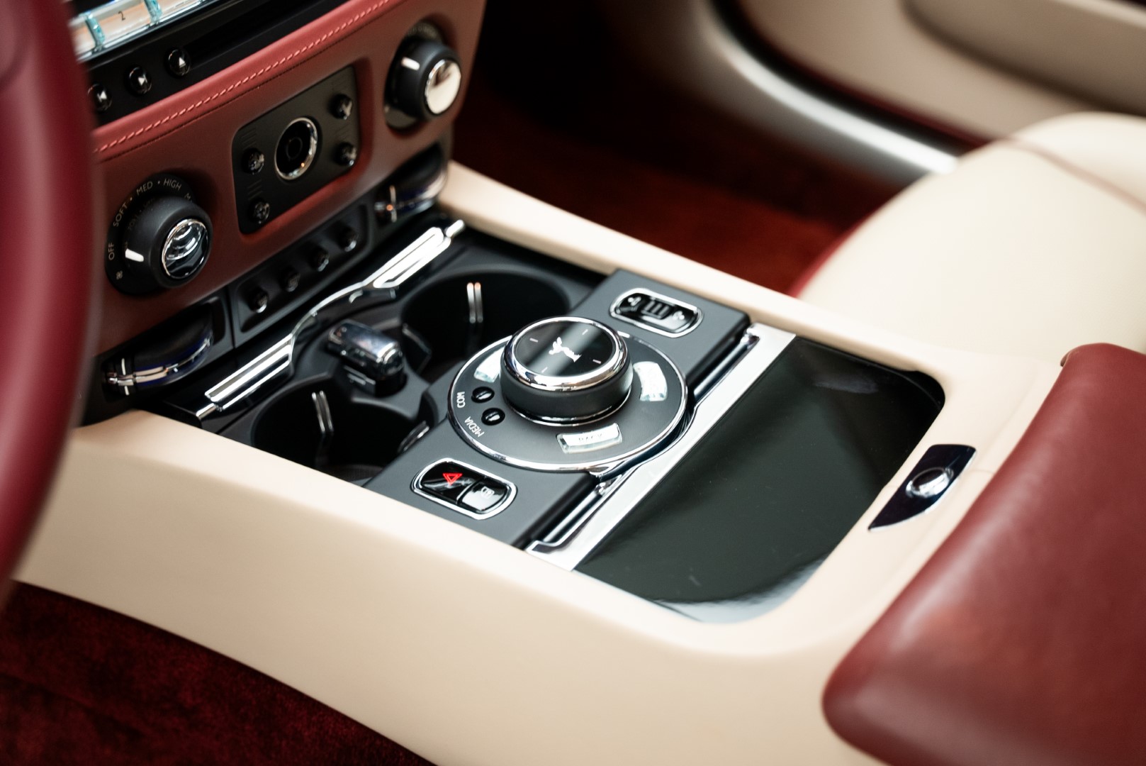 2019 ROLLS ROYCE WRAITH. GCC. BESPOKE AUDIO. 4 BUTTONS. STARLIGHT